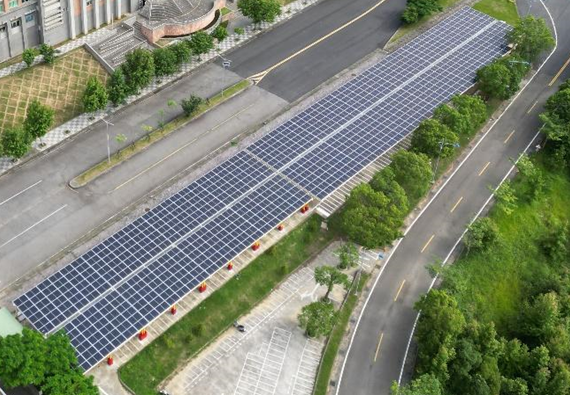 停車棚每年可減少碳排放約15萬公斤